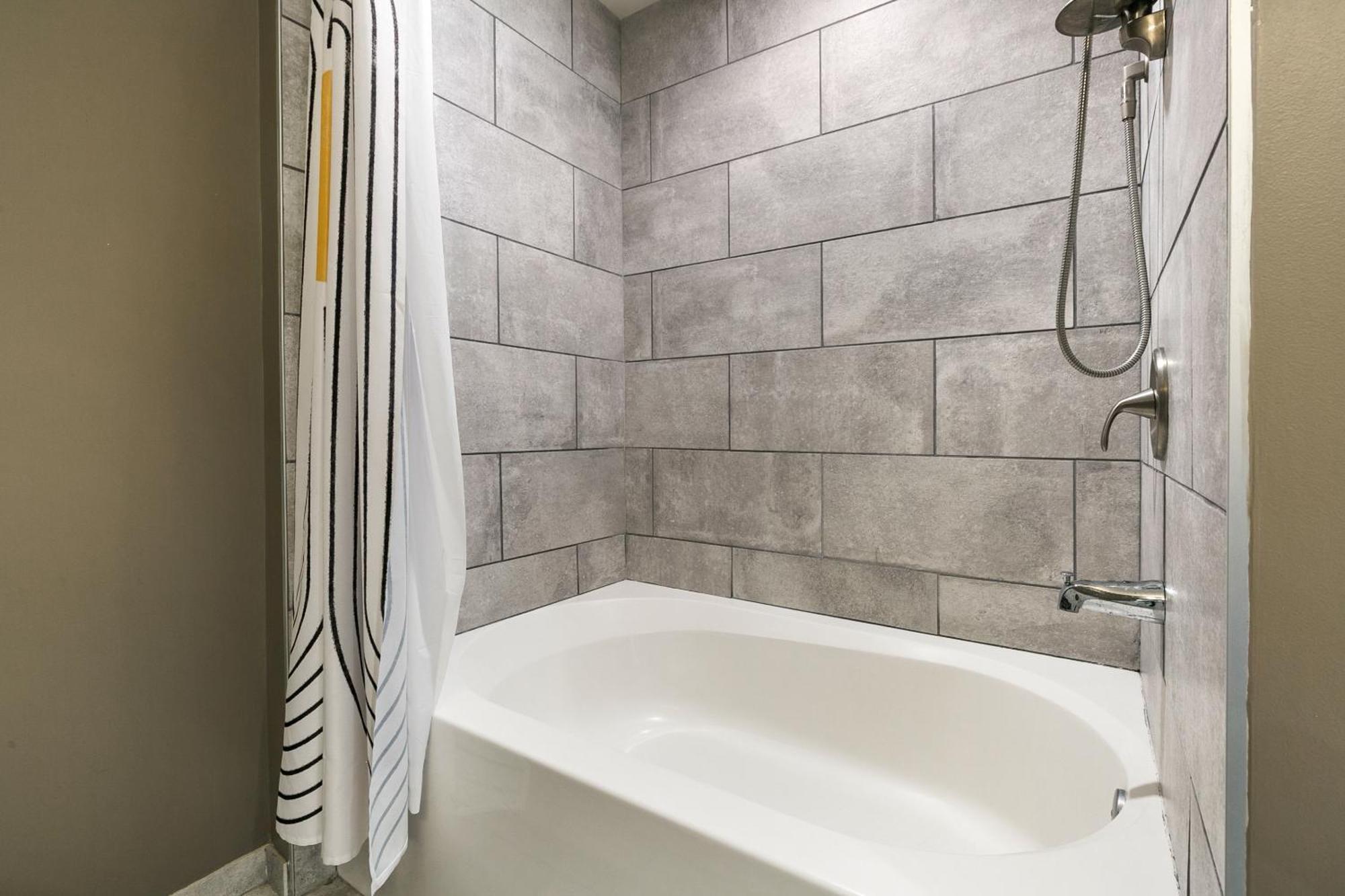 Luxury 2-Bedroom Condo Steps Away From The French Quarter New Orleans Exterior foto